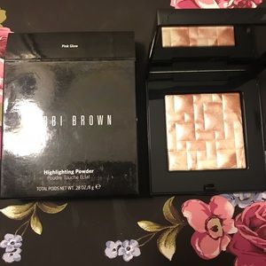 Bobbi Brown Highlighting Powder- Pink Glow